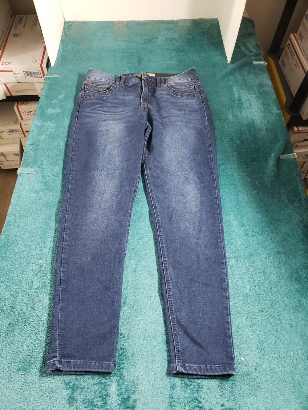 Democracy Jeans Size 4 Women Blue Stretch Fray Hem Elastic Waist Ankle Cropped